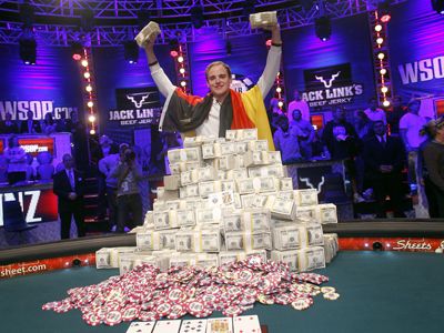 3 CARD FLY ویب سائٹ پر کریش گیمز - فوری گیمز دستیاب ہیں۔